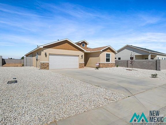 3rd image of 3703 Saguaro Dr