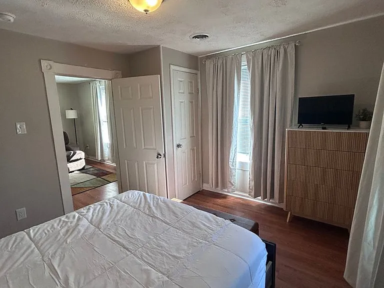 14 Ainsworth Ln — Photo 6