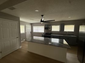 9565 Carbondale Dr W