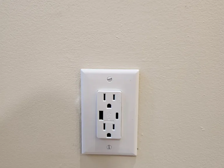 Electric Outlet with USB ports