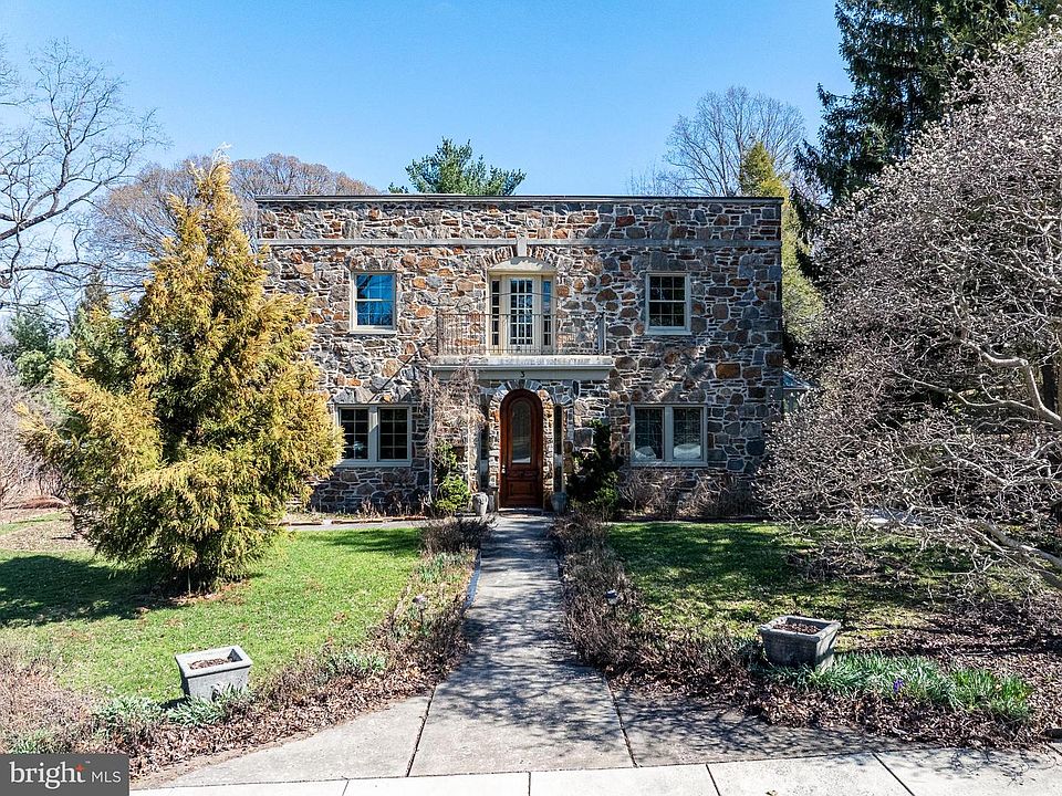 1st image of 3 Center Rd