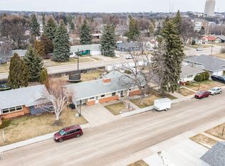216 Tower Ave, Bismarck, ND 58501