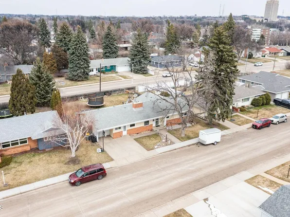 216 Tower Ave, Bismarck, ND 58501