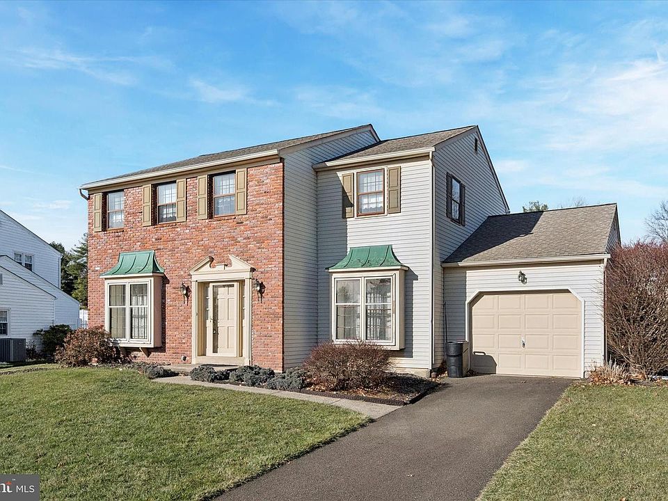 1st image of 71 Covey Ln