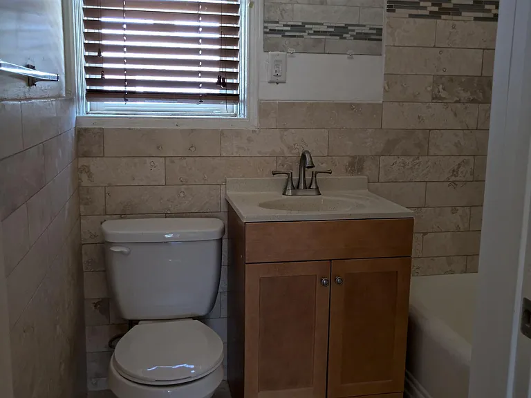 1321 E Mabel St — Photo 53