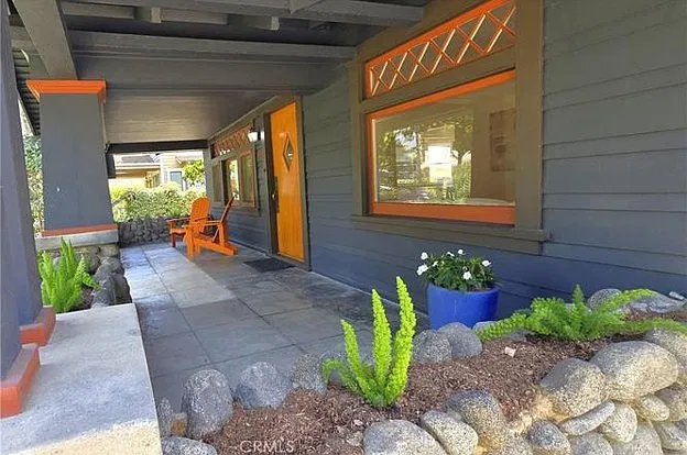 1630 Rose Villa St — Photo 22