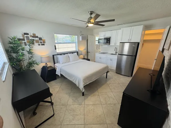 805 NE 23rd Dr, Fort Lauderdale, FL 33305