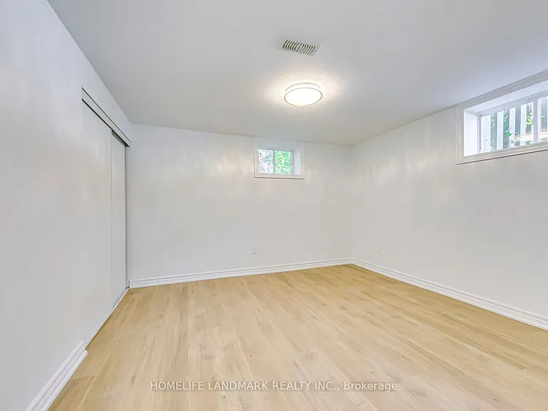 146 Manning Ave — Photo 30
