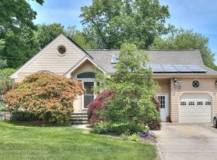 7 Leighton Rd, Trumbull, CT 06611