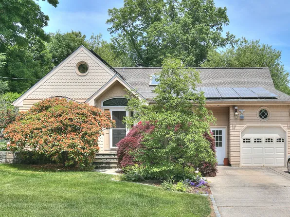 7 Leighton Road, Trumbull, CT 06611