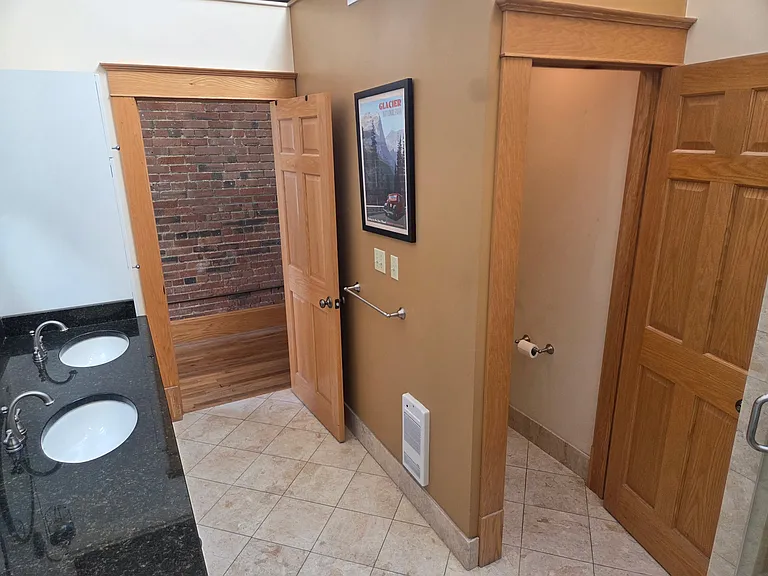 1667 E 40th St #3G — Photo 13