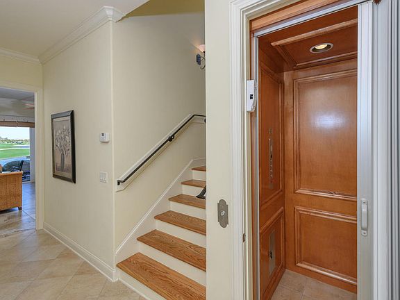 5th image of 30 Northshore Ave