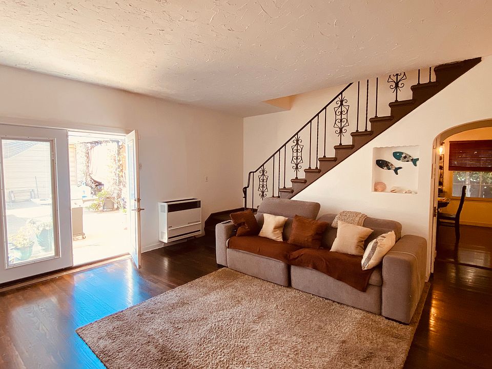 1st image of 1219 S Dunsmuir Ave #1221-1/2