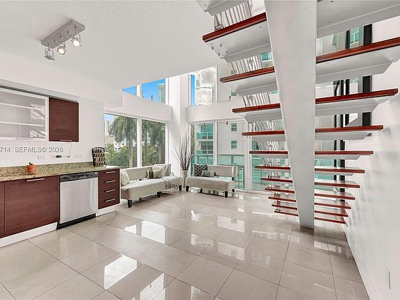4th image of 41 SE 5th St APT 317