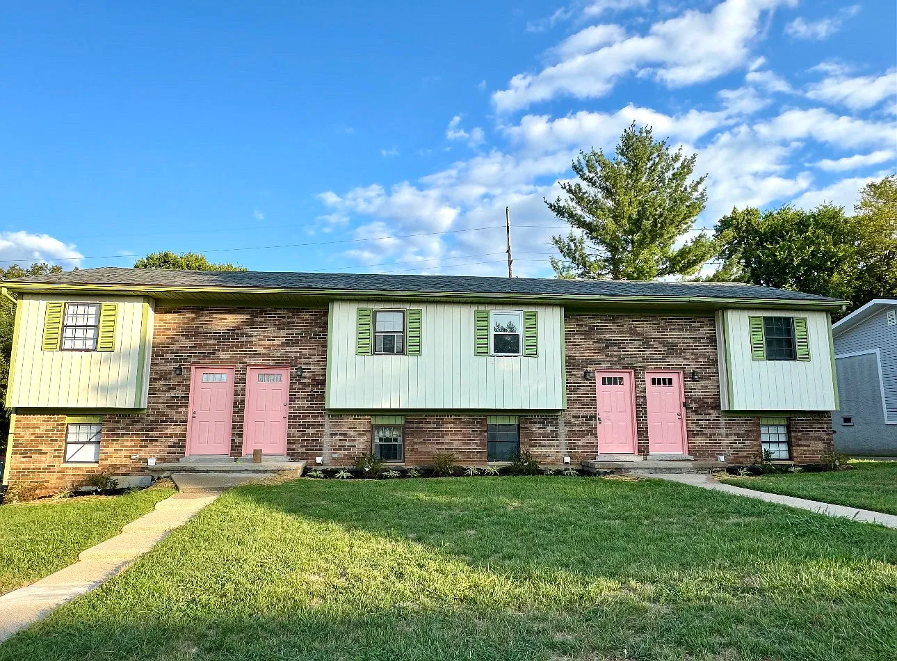 2 bed, 900 sqft, $985 — Photo 1