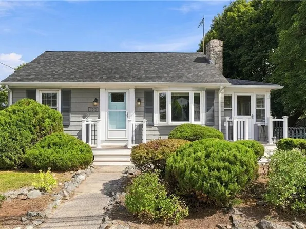 1040 Greenwich Ave, Warwick, RI 02886