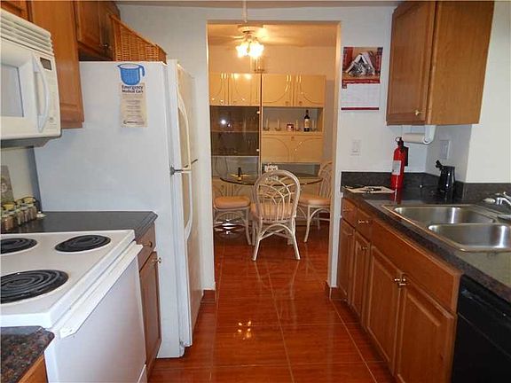 2nd image of 2960 E Golf Blvd