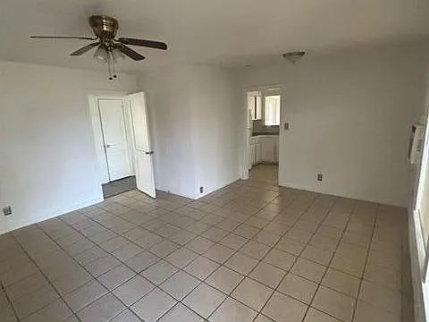 804 W Dean Ave — Photo 2
