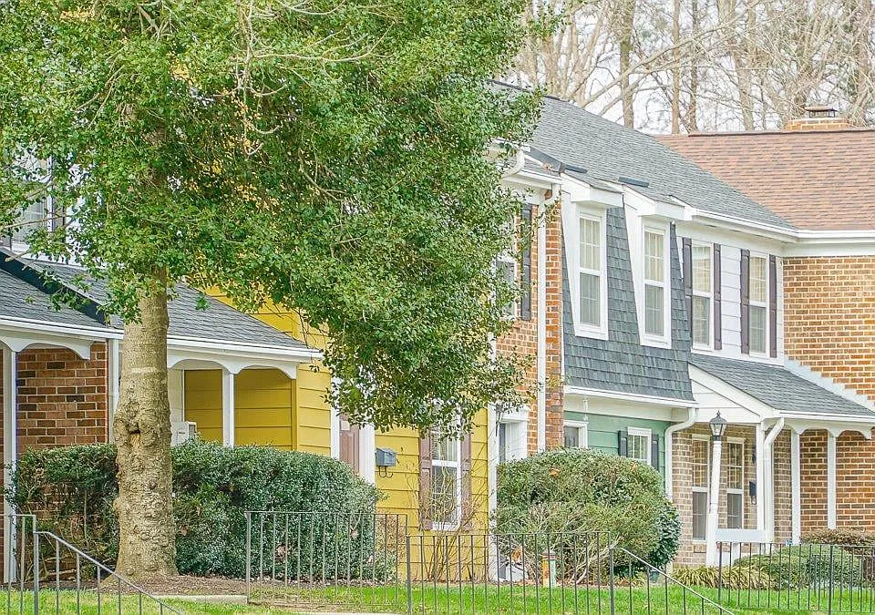 Colonial Towne Apartments