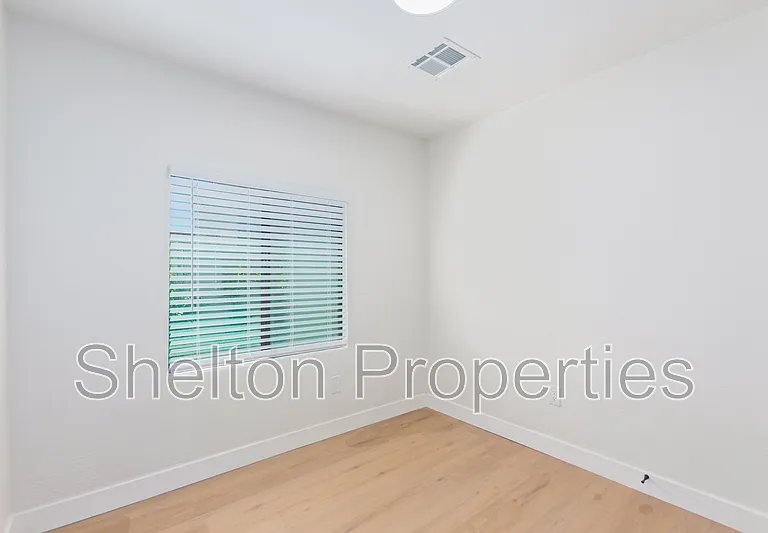 614 N 10th Ave #A — Photo 16