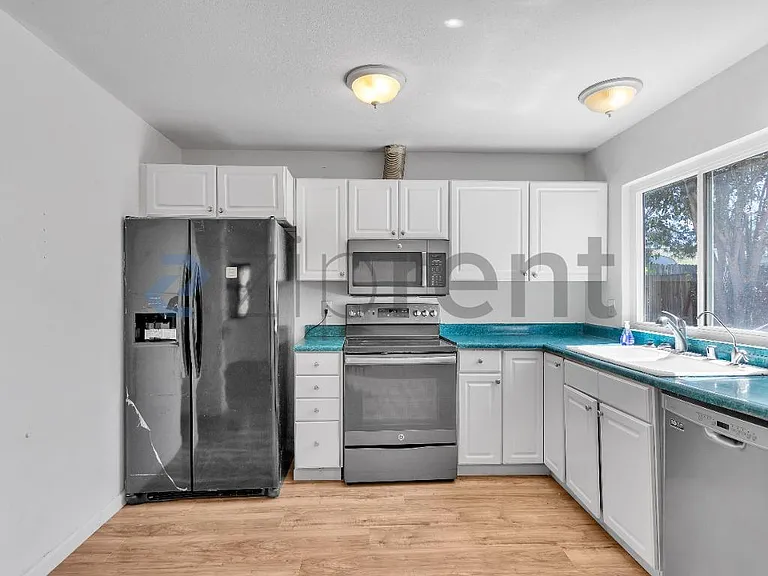 175 Mills Ln — Photo 11