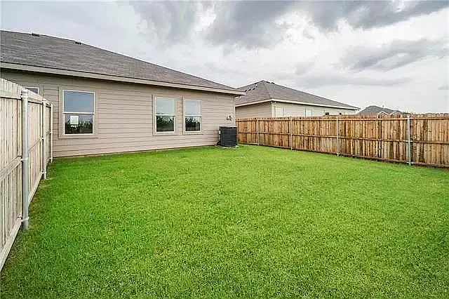 437 Canvas Ct — Photo 8