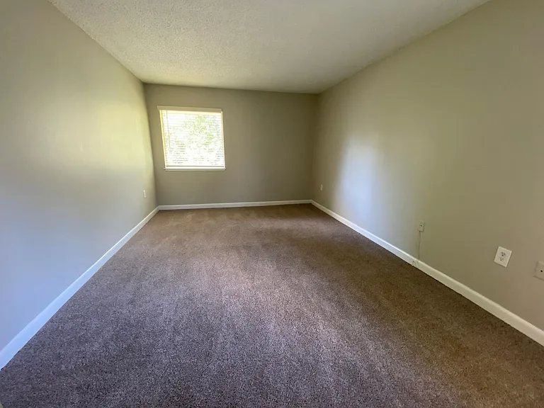 Gleneagle Apartment Homes — Photo 72
