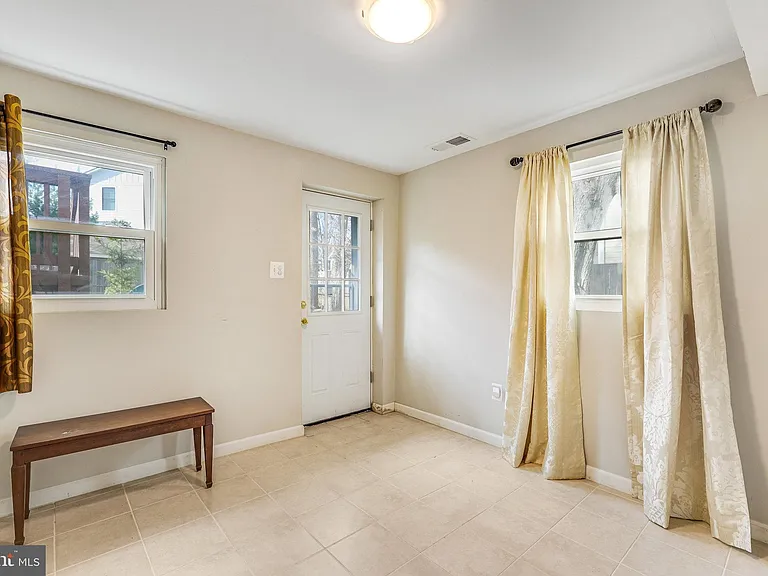 205 Tapawingo Rd SW — Photo 29