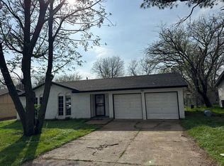 6804 Margaret Dr, Forest Hill, TX 76140