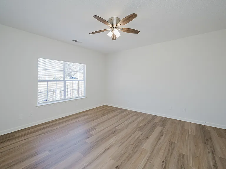 4570 Haley St — Photo 8