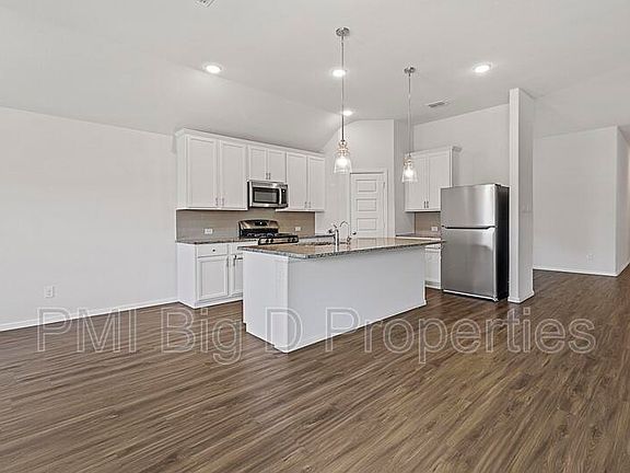3rd image of 529 Passionflower Dr