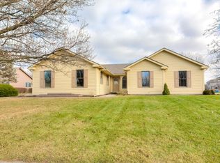 219 Kipling Dr, Monticello, IL 61856