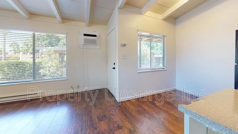 1 bed, 1.0 bath, 585 sqft, $1,095 — Photo 4