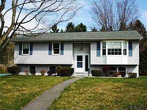 1st image of 4 Meadowlark Ln