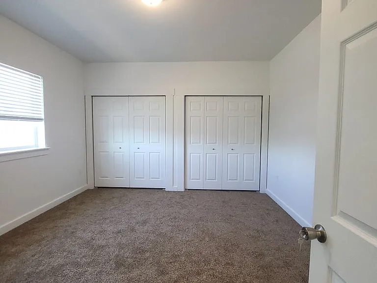 683 Bryden Ave — Photo 18