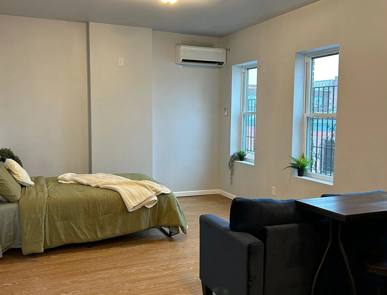 Studio, 348 sqft, $1,195 — Photo 4