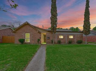 5107 Trail Lake Dr, Houston, TX 77045
