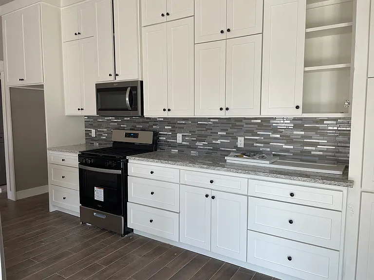 480 Rosedale Pl — Photo 8