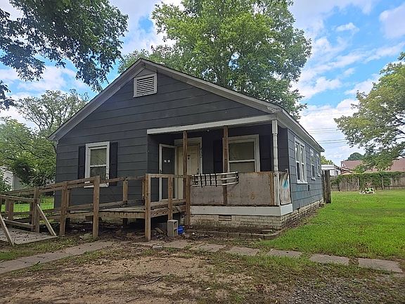 2nd image of 412 Main St