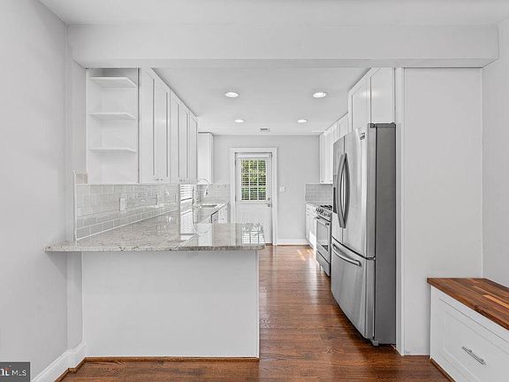 4th image of 5803 Ravenswood Rd