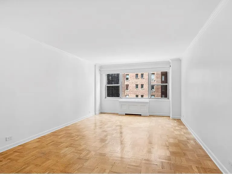 77 W 55th St #11F — Photo 3