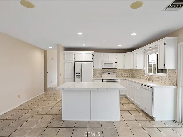 14602 Bel Aire St — Photo 24