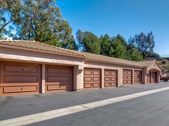 2nd image of 3581 Cameo Dr Unit 36