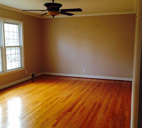 2nd image of 716 Windsor Ln