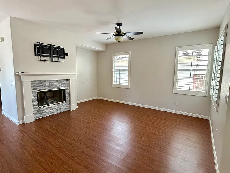 2370 Arbor View St — Photo 7