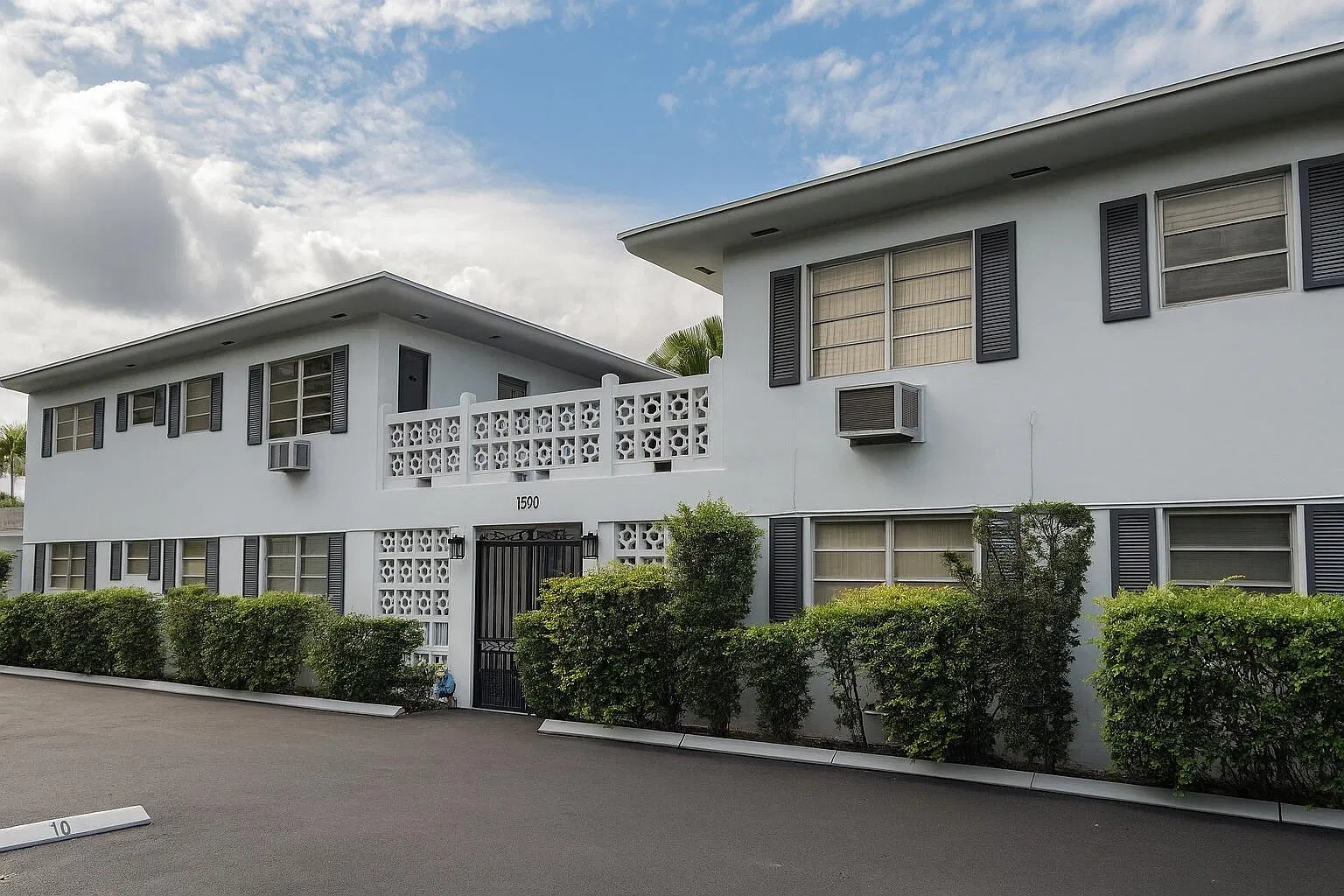 1 bed, 1.0 bath, 650 sqft, $1,549 — Photo 1