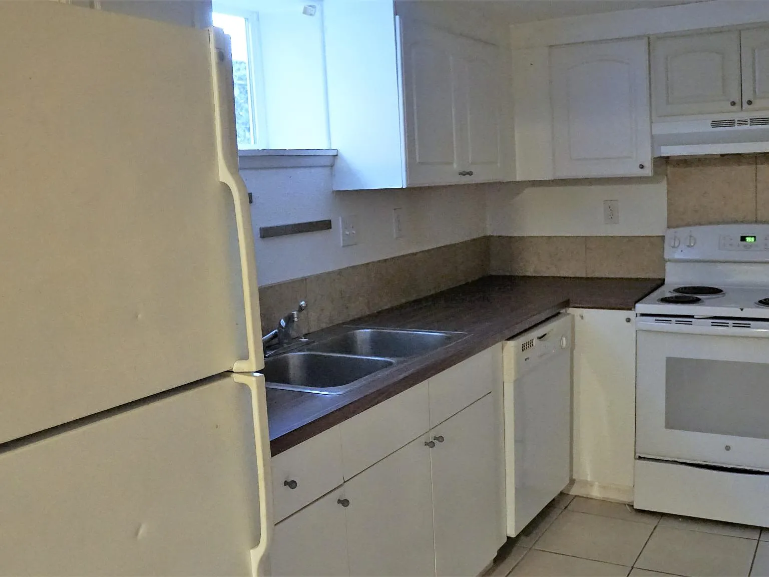 8456 SE Stark St — Photo 2