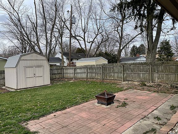 Right side of the backyard