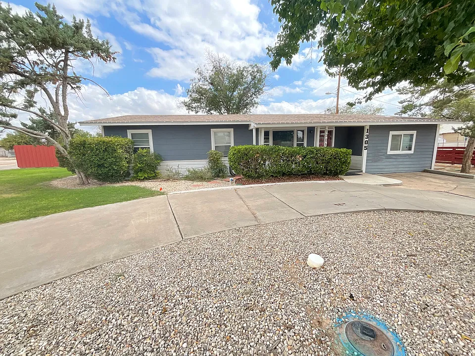 1305 N Union Ave