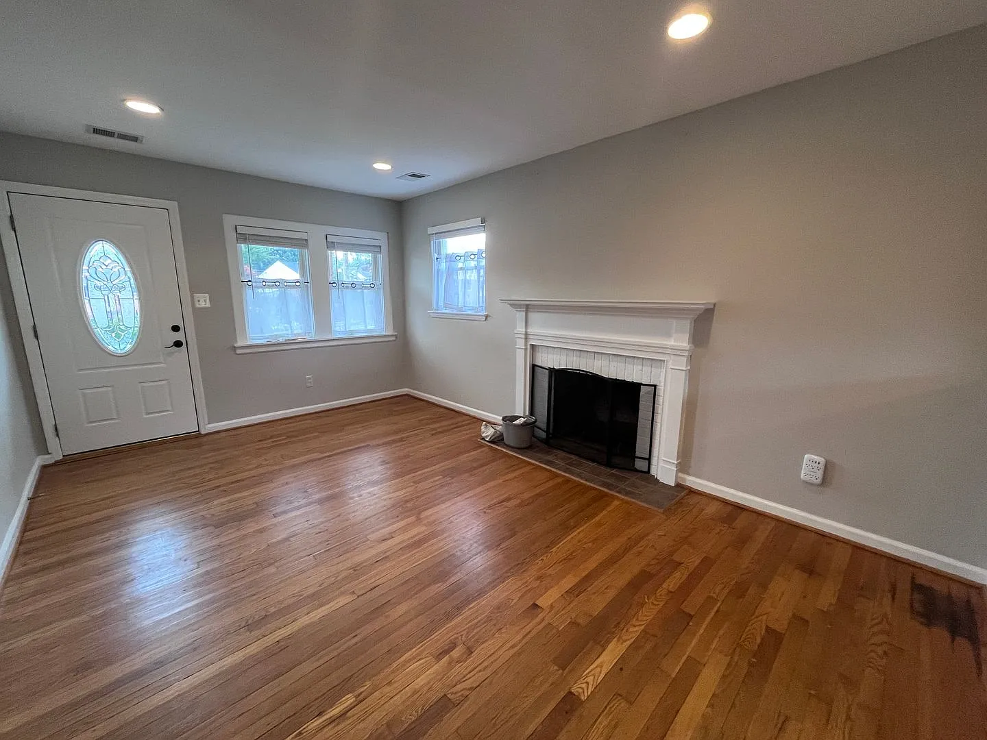 Gorgeous, rarely available 5br/3ba home in desirable Broyhill Park — Photo 2